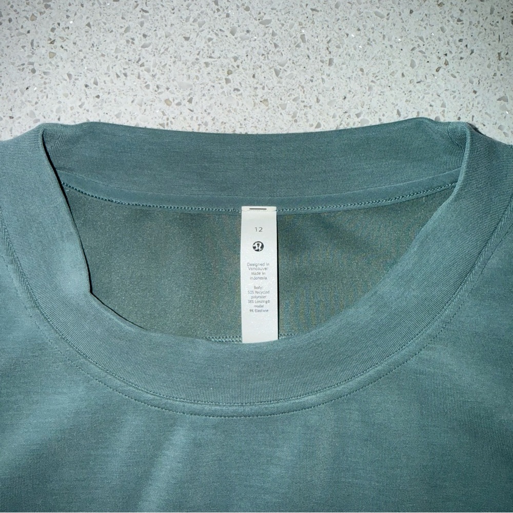 Lululemon Perfectly Oversized Cropped Crew *Softstream - Picture 3 of 11